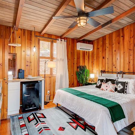 The Furry Lodge Double Ste 2&3 Waynesville Exterior photo