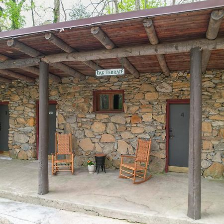 The Furry Lodge Double Ste 2&3 Waynesville Exterior photo